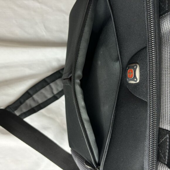 SwissGear Wenger Black & Gray Laptop Bag - Multiple Compartments Durable Fabric. - Picture 11 of 16